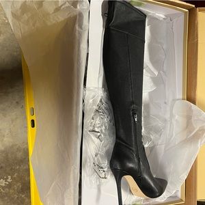 NWT Micheal Kors knee boot